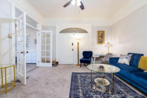 Downtown Private Historic Avenues Apartment